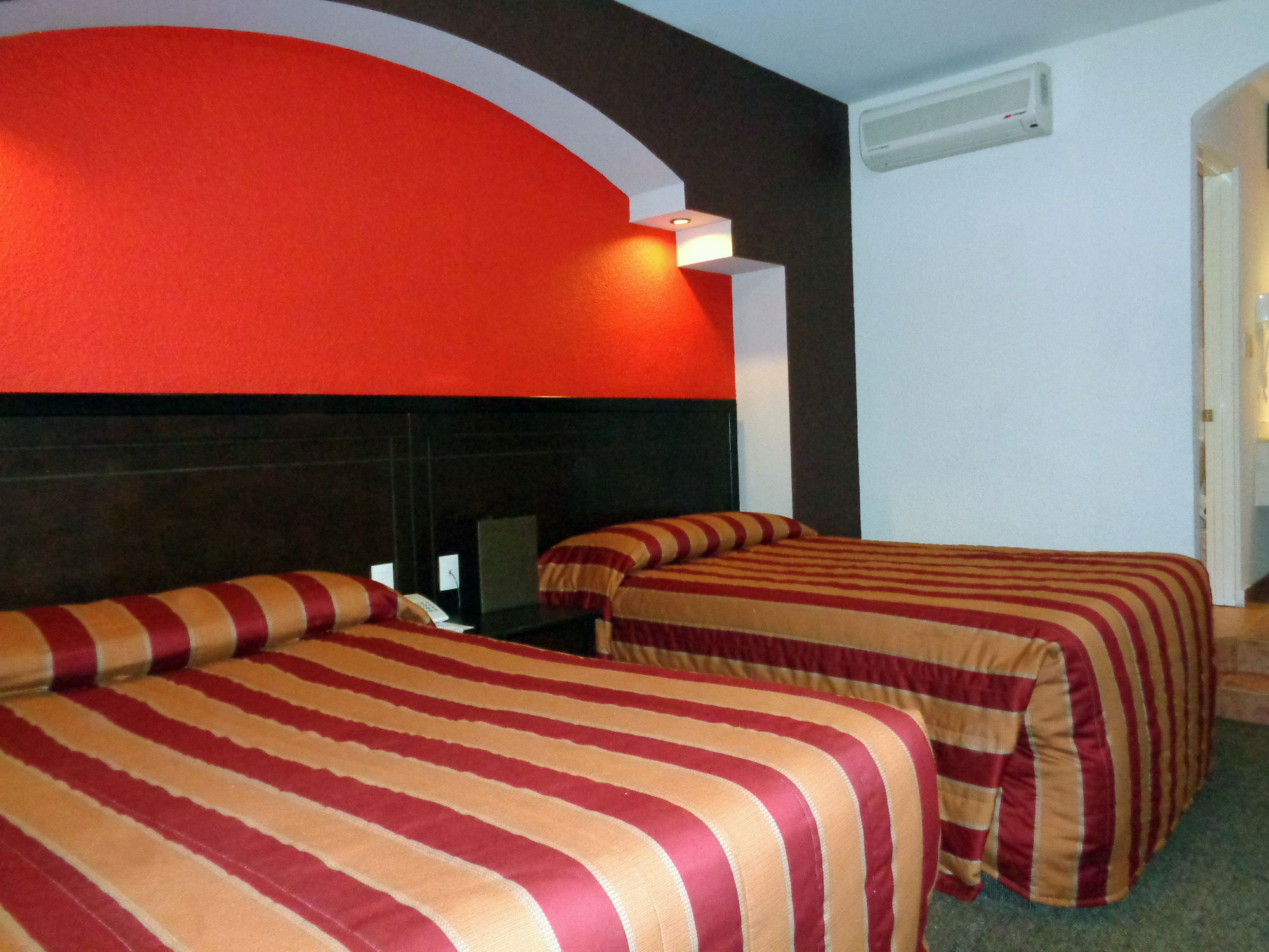 Hotel Principado Tijuana Aeropuerto Exteriör bild